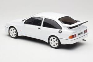 Ford Sierra RS Cosworth Бял IXO 1:18 18CMC121 Метал — снимка 5 от 6