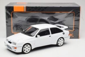 Ford Sierra RS Cosworth Бял IXO 1:18 18CMC121 Метал — снимка 6 от 6