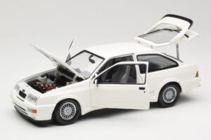Ford Sierra RS Cosworth Бял Minichamps 1:18 150084000 Метал — снимка 2 от 8