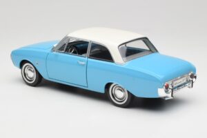 Ford Taunus 12M P1 Taunus Blue Revell 1:18 08880 Метал — снимка 7 от 8