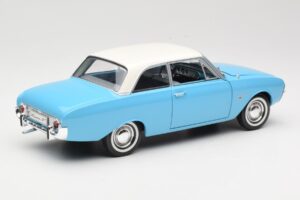 Ford Taunus 17M P2 Син Revell 1:18 08817 Метал — снимка 3 от 8