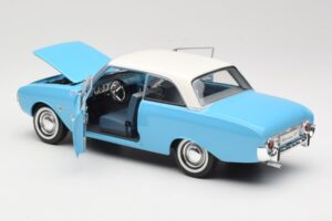 Ford Taunus 17M P2 Син Revell 1:18 08817 Метал — снимка 5 от 8