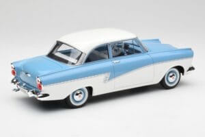 Ford Taunus 17M P2 Светлосин & Бял BoS Models 1:18 BOS019 Метал — снимка 2 от 6