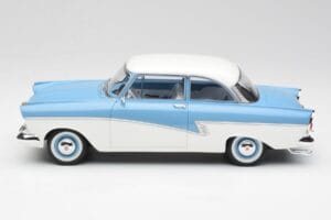 Ford Taunus 17M P2 Светлосин & Бял BoS Models 1:18 BOS019 Метал — снимка 3 от 6