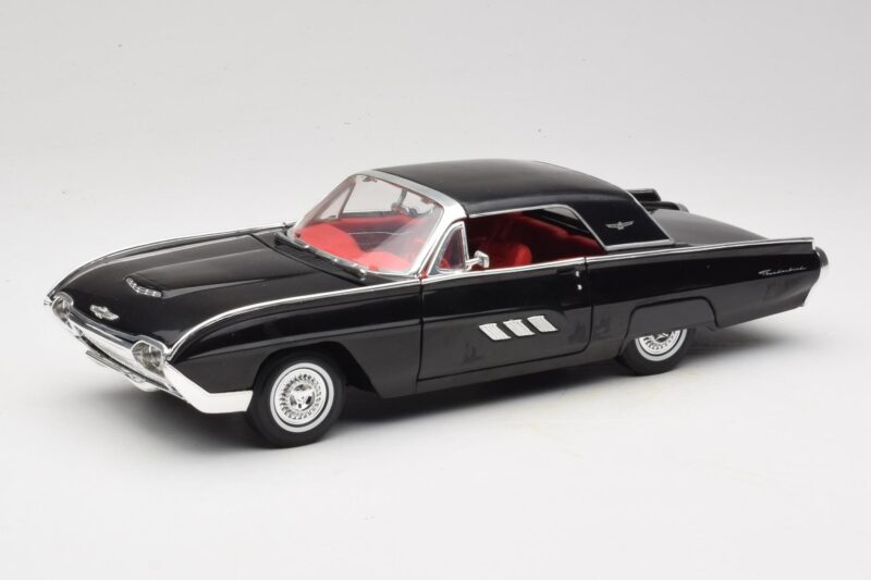 Ford Thunderbird Черен Anson 1:18 30344 Метал