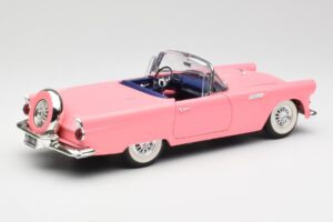 Ford Thunderbird Розов Revell 1:18 8804 Метал — снимка 3 от 8