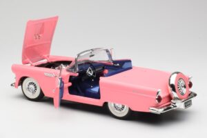 Ford Thunderbird Розов Revell 1:18 8804 Метал — снимка 5 от 8