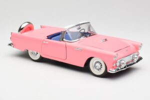 Ford Thunderbird Розов Revell 1:18 8804 Метал — снимка 6 от 8