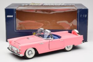 Ford Thunderbird Розов Revell 1:18 8804 Метал — снимка 8 от 8