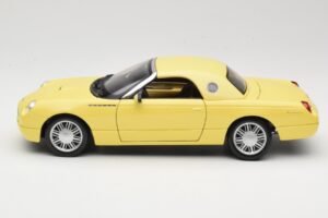 Ford Thunderbird Show Car Жълт Maisto 1:18 50336 Метал — снимка 4 от 8