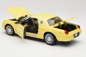 Ford Thunderbird Show Car Жълт Maisto 1:18 50336 Метал — снимка 5 от 8