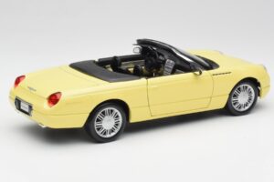 Ford Thunderbird Show Car Жълт Maisto 1:18 50335 Метал — снимка 3 от 8