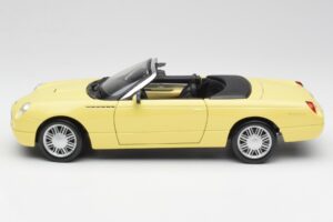 Ford Thunderbird Show Car Жълт Maisto 1:18 50335 Метал — снимка 4 от 8