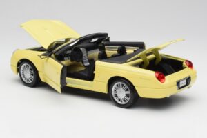 Ford Thunderbird Show Car Жълт Maisto 1:18 50335 Метал — снимка 5 от 8