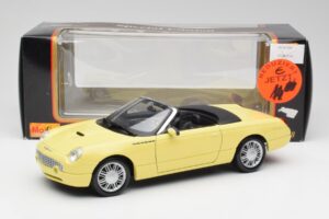Ford Thunderbird Show Car Жълт Maisto 1:18 50335 Метал — снимка 8 от 8