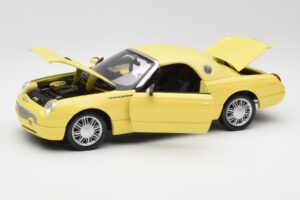 Ford Thunderbird Show Car Жълт Maisto 1:18 50336 Метал — снимка 2 от 8