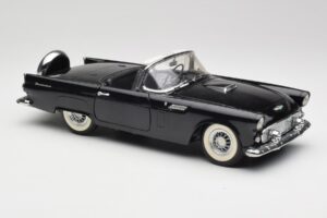 Ford Thunderbird Кабриолет Черен Revell 1:18 8818-M1 Метал — снимка 6 от 8