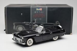 Ford Thunderbird Кабриолет Черен Revell 1:18 8818-M1 Метал — снимка 8 от 8