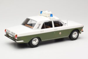 GAZ Volga GAZ-24 Полиция MCG 1:18 MCG18015 Метал — снимка 2 от 6