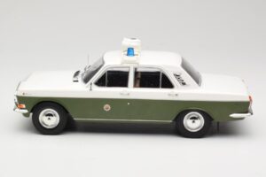 GAZ Volga GAZ-24 Полиция MCG 1:18 MCG18015 Метал — снимка 3 от 6