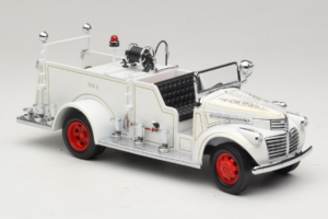 GMC Пожарна Кола Бял Road Signature 1:18 20068 Метал — снимка 6 от 9