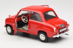 Goggomobil T 250 Червен Revell 1:18 08952 Метал — снимка 4 от 7