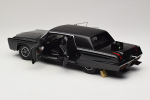 Chrysler Imperial Black Beauty Green Hornet TV Series AUTOart 1:18 71546 Метал — снимка 5 от 8