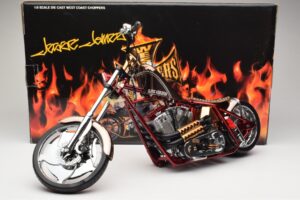 Harley-Davidson West Coast Choppers Diablo Soft Tail Злато Червен Minichamps 1:5 JJ04-05-03 Метал — снимка 6 от 6