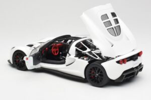 Hennessey Venom GT Бял AUTOart 1:18 75404 Метал — снимка 5 от 8