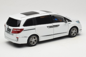 Honda Elysion Бял OEM 1:18 430056 Метал — снимка 3 от 8
