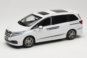 Honda Elysion Бял OEM 1:18 430056 Метал
