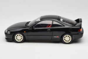 Honda Integra Type R DC2 Pre-Facelift Flamenco Black Pearl MotorHelix 1:18 M85203 Метал — снимка 4 от 8