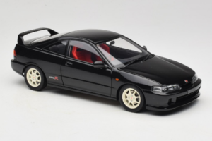 Honda Integra Type R DC2 Pre-Facelift Flamenco Black Pearl MotorHelix 1:18 M85203 Метал — снимка 6 от 8