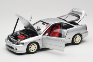 Honda Integra Type R DC2 Pre-Facelift Vogue Silver Metallic MotorHelix 1:18 M85202 Метал — снимка 2 от 8
