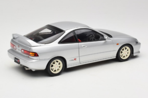 Honda Integra Type R DC2 Pre-Facelift Vogue Silver Metallic MotorHelix 1:18 M85202 Метал — снимка 3 от 8