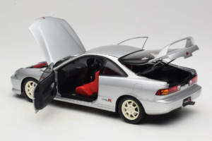 Honda Integra Type R DC2 Pre-Facelift Vogue Silver Metallic MotorHelix 1:18 M85202 Метал — снимка 5 от 8