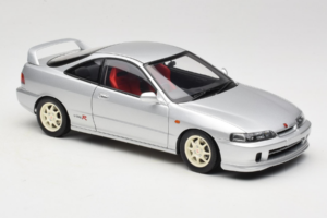 Honda Integra Type R DC2 Pre-Facelift Vogue Silver Metallic MotorHelix 1:18 M85202 Метал — снимка 6 от 8