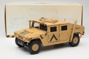 Hummer H1 AM General Military Police Exoto 1:18 01801 Метал — снимка 8 от 8