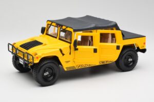 Hummer H1 Soft Top Жълт Maisto 1:18 56041 Метал — снимка 2 от 8