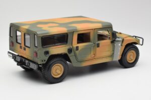 Hummer H1 Station Wagon Military Maisto 1:18 56049 Метал — снимка 3 от 8