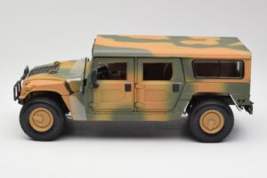 Hummer H1 Station Wagon Military Maisto 1:18 56049 Метал — снимка 4 от 8