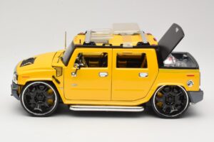 Hummer H2 SUT Concept Жълт Maisto 1:18 31067 Метал — снимка 4 от 8