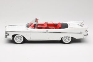 Imperial Crown Кабриолет Бял Road Signature 1:18 20138 Метал — снимка 4 от 8
