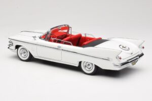 Imperial Crown Кабриолет Бял Road Signature 1:18 20138 Метал — снимка 7 от 8