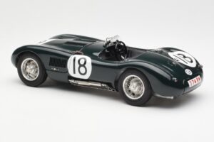 Jaguar C-Type #18 T. Rolt / D. Hamilton 24 Hours of Le Mans Winner 1953 CMC 1:18 M-195 Метал — снимка 5 от 6