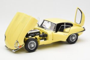 Jaguar E-Type 3.8 Series 1 Светло Жълто Kyosho 1:18 08954LY Метал — снимка 2 от 8
