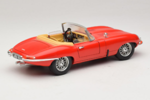Jaguar E-Type Series 1 Кабриолет Червен Bburago 1:18 3038 Метал — снимка 3 от 8