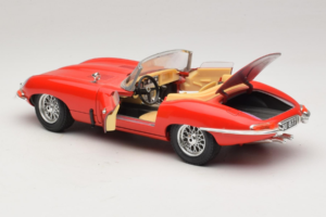 Jaguar E-Type Series 1 Кабриолет Червен Bburago 1:18 3038 Метал — снимка 5 от 8