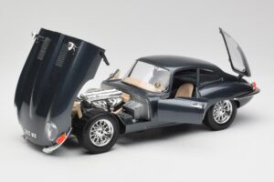 Jaguar E-Type Series 1 Зелен Bburago 1:18 3018-M1 Метал — снимка 8 от 8