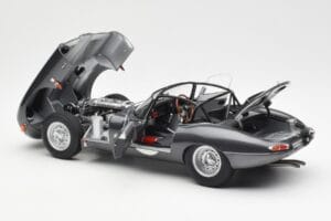 Jaguar E-Type Series 1 Coupe Lightweight Тъмносив AUTOart 1:18 73647 Метал — снимка 5 от 8